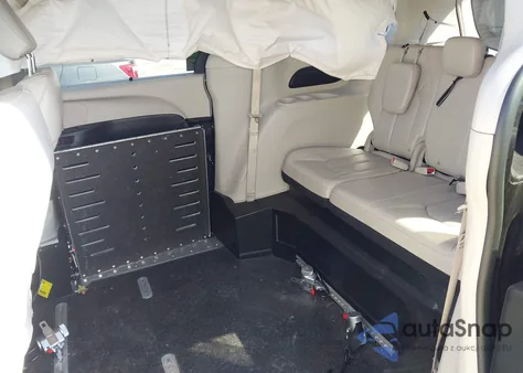 2021 Chrysler Pacifica Touring L из США, поврежденный, VIN 2C4RC1BG8MR592256